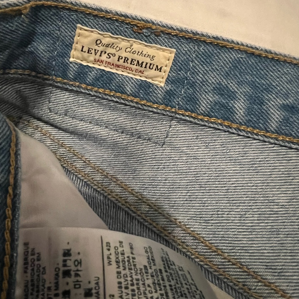 LEVIS 50 HIGH RISE DEMIN SHORTS - Picture 9 of 9